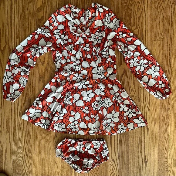 Vintage 1970’s Mod or Gogo Red & White Floral Long Sleeve Dress with Bloomers - Picture 2 of 8